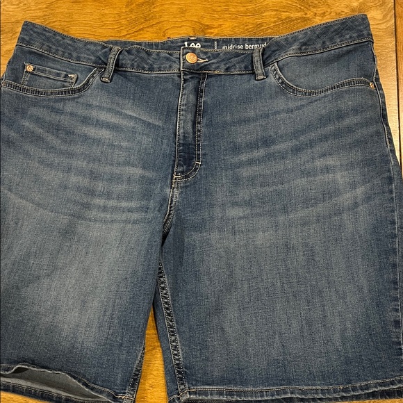 Lee Roders Bermuda Denim Shorts - Picture 1 of 4